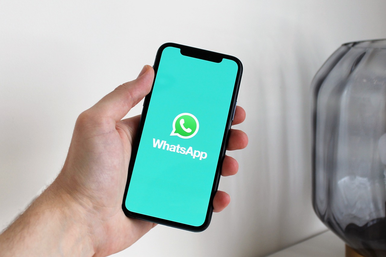 Novidades no WhatsApp 2022: Lançamento da versão beta permitirá edição de mensagens já enviadas!